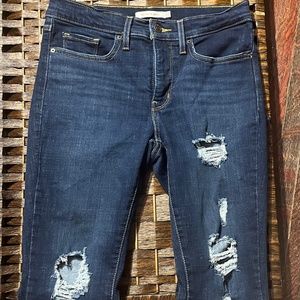 Levi’s 311 shaping skinny size 27